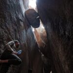 Tourism reporter@राजनांदगांव: प्राकृतिक चट्टानी गलियारे, विशाल ग्रेनाइट की दीवारें, हवा में लटके से प्रतीत होते बड़े-बड़े पत्थरों का आकर्षण और रोमांचक पर्वतारोहण का आश्चर्यचकित नजीर है आमागढ़ गुफा