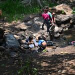 *नवाटोला आज भी बुनियादी सुविधाओं से कोसो दूर, जड़ो से रिसते पानी पर टिका जीवन