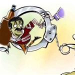 Crime reporter@राजनांदगांव: मध्यप्रदेश और महाराष्ट्र की शराब ने घटाया राजस्व, इधर लोकल दुकानों से कोचियों को मिल रहा बढ़ावा, अवैध कार्य को संरक्षण देने वाला आबकारी विभाग का मास्टरमाइंड कौन…? प्रतिबंध के बाद भी धर्मनगरी में बिक रही मदिरा, पुलिस की कार्यप्रणाली भी घेरे में…