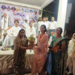 गुरु घासीदास मेला कार्यक्रम में सुषमा गनपत बघेल जनपद पंचायत अध्यक्ष द्वारा राजनंदनी बघेल हुई सम्मानित