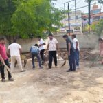 जनपद पंचायत कवर्धा में श्रमदान कर चलाया गया स्वच्छता अभियान