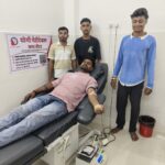 प्रदेश अध्यक्ष दीपक बेज के जन्मदिवस पर कवर्धा में रक्तदान, युवाओं ने उत्साह से मनाया जश्न