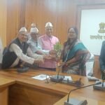 *स्वतंत्रता सेनानी उत्तराधिकारी संस्था द्वारा नवपदस्थ कलेक्टर को स्वागत पत्र , बुके भेंटकर सौजन्य मुलाकात किया*
